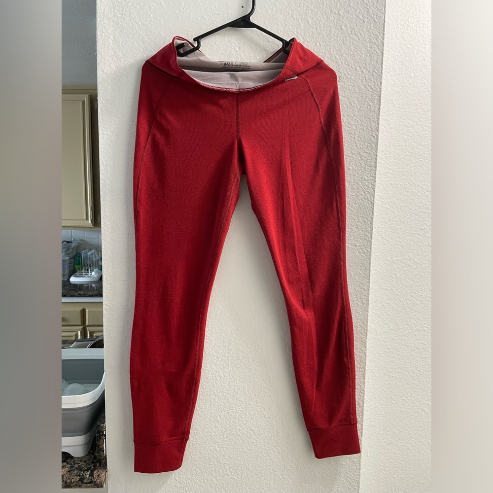 Patagonia Women's Capilene Lightweight Base layer Size M
